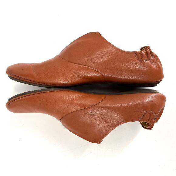 Chocolat Blu Cassie Slip on Brown Leather Flats (7) - Picture 7 of 10